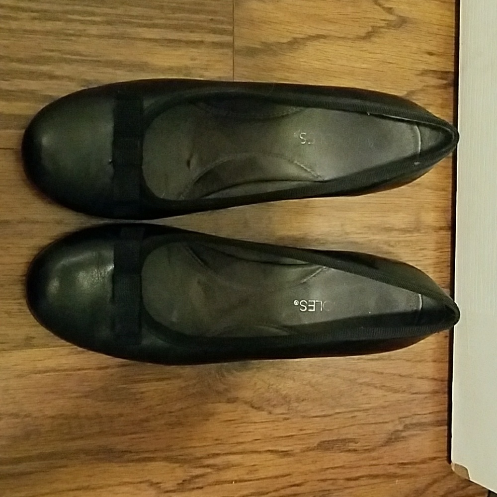 Aerosoles black pumps with bow